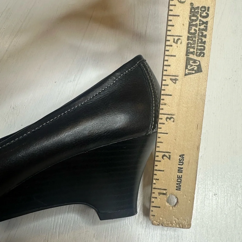 What’s What Aerosoles Black Leather Wedge Loafers Women’s 8 Twine N Dine